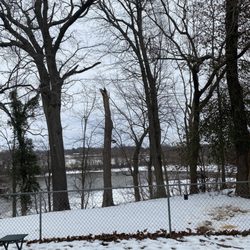 Lake Elmdale - Lake is thawing