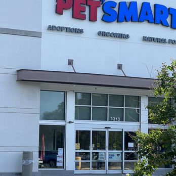 PetSmart - Picture of front of building. - Pet Stores Near Me - Valrico, Florida