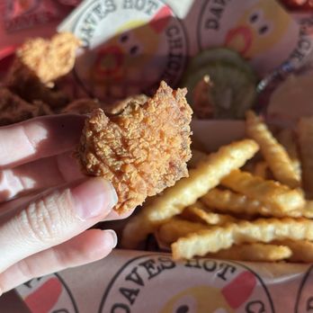 Dave's Hot Chicken - Chicken nuggets - Chicken Shop Near Me - Vacaville, California Dave's Hot Chicken - Chicken nuggets - Chicken Shop Near Me - Vacaville, California