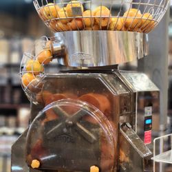The Fresh Market - Make your own freshly squeezed juice