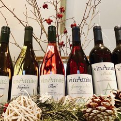 VinAmité Cellars - 10% Discount for the Holidays!