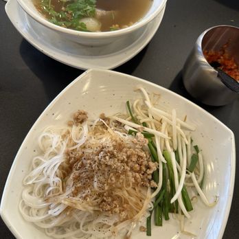 Saigon Yum - Dry Noodle - Vietnamese Near Me - San Leandro, California