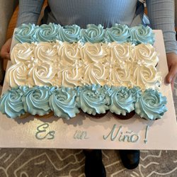 Cupcake cake that honors the flag of my daughter in law's home country of Argentina.
