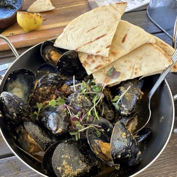 Lock 15 Brewing Co. - Mussels - Brewpubs Near Me - Akron, Ohio