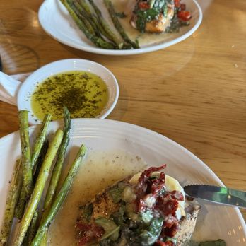 Carrabba's Italian Grill - Chicken Bryan and EXTREMELY OVERLY SALTED UNEATABLE asparagus. - Italian Near Me - Murfreesboro, Tennessee Carrabba's Italian Grill - Chicken Bryan and EXTREMELY OVERLY SALTED UNEATABLE asparagus. - Italian Near Me - Murfreesboro, Tennessee