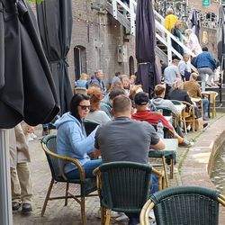 De Werfkring - Summer lunch enjoying the weather and the canals.
