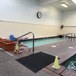 Anderson's Swim School - Little kids and beginners pool...