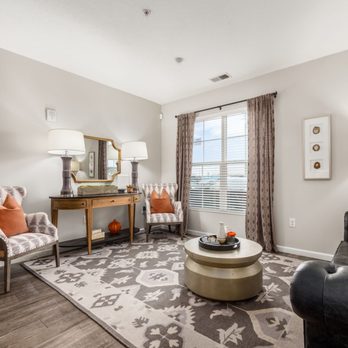 Ryland Park - Livingroom - Apartments Near Me - Columbus, Ohio