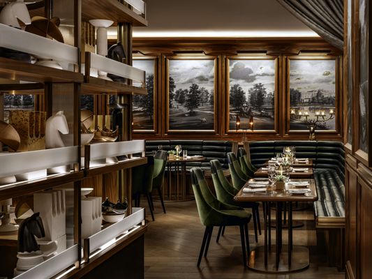REIGN Restaurant + Bar + Bakery by null