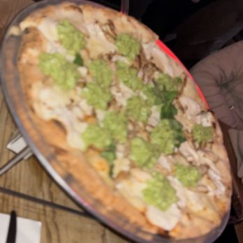 Juliana's - No.6 - Grilled Chicken, Monterey Jack Cheese, white cheddar, homemade Guacamole and cilantro. This was Genius! - Pizza Near Me - Brooklyn, New York Juliana's - No.6 - Grilled Chicken, Monterey Jack Cheese, white cheddar, homemade Guacamole and cilantro. This was Genius! - Pizza Near Me - Brooklyn, New York