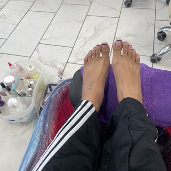 Lee Nails - Sparkle blue no chip French pedicure - Nail Salons Near Me - Rosemont, Illinois Lee Nails - Sparkle blue no chip French pedicure - Nail Salons Near Me - Rosemont, Illinois