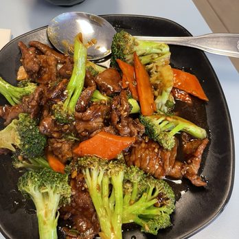 Fu Plus A Chinese Kitchen - 28. Broccoli Chicken - Chinese Near Me - Paramount, California Fu Plus A Chinese Kitchen - 28. Broccoli Chicken - Chinese Near Me - Paramount, California