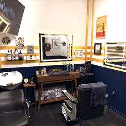 Chase The Lady Barber - Based on 007 style!