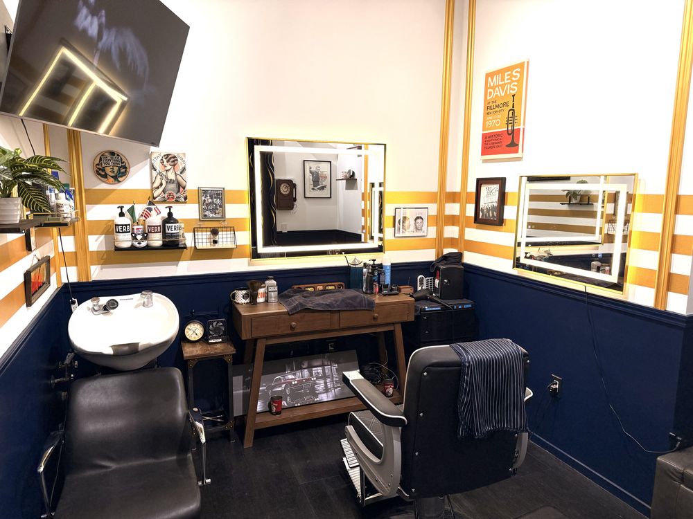 Chase The Lady Barber Logo