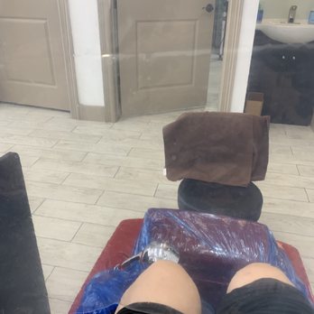 Ch Nails Studio - Plastic coverings between you and the nail technician - Nail Salons Near Me - Houston, Texas
