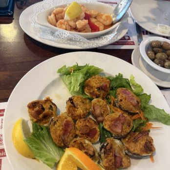 O Pipo Tavern - Shrimp and clams - Portuguese Near Me - Newark, New Jersey O Pipo Tavern - Shrimp and clams - Portuguese Near Me - Newark, New Jersey