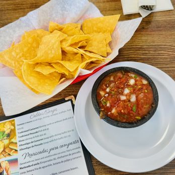 Mariscos El Ancla - complimentary chips and hot salsa - Seafood Near Me - North Las Vegas, Nevada Mariscos El Ancla - complimentary chips and hot salsa - Seafood Near Me - North Las Vegas, Nevada