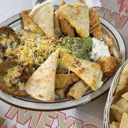 Domingo's Mexican & Seafood Restaurant - Sampler plate