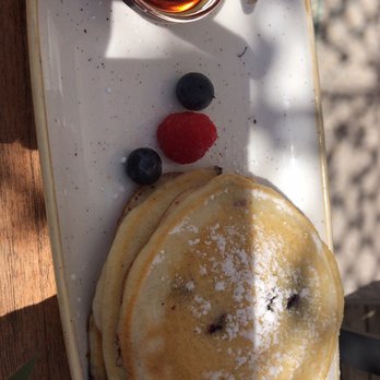 Mumak - Berry pancakes - Indian Near Me - Ibiza, PM Mumak - Berry pancakes - Indian Near Me - Ibiza, PM