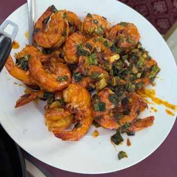 Mai Lan Fine Vietnamese Cuisine - Stir fried shrimp with onion sauce - Vietnamese Near Me - Honolulu, Hawaii