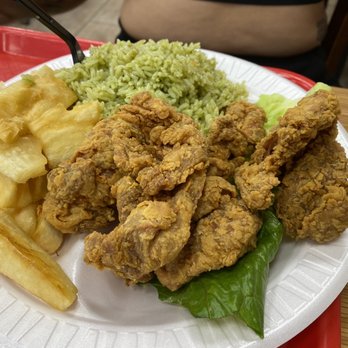 Canastas Chicken - Fried chicken with green rice and yucca! Yucca tasted very authentic to me, not oily. - Chicken Shop Near Me - Glen Allen, Virginia Canastas Chicken - Fried chicken with green rice and yucca! Yucca tasted very authentic to me, not oily. - Chicken Shop Near Me - Glen Allen, Virginia