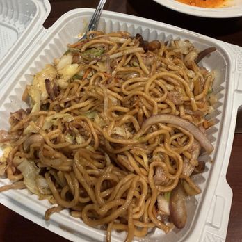 Dumpling 85 - Chow Mein with chicken - Chinese Near Me - South Lake Tahoe, California