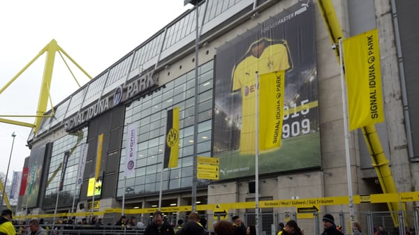 Signal Iduna Park by null