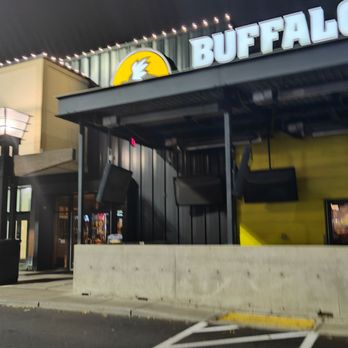 Buffalo Wild Wings - Store front - Chicken Wings Near Me - Union Gap, Washington Buffalo Wild Wings - Store front - Chicken Wings Near Me - Union Gap, Washington