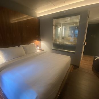 Grayson Hotel - Room - Hotels Near Me - New York, New York