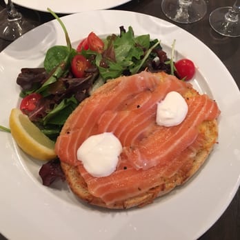 L'Avenue - Crostini au saumon - French Near Me - Rueil Malmaison, 92
