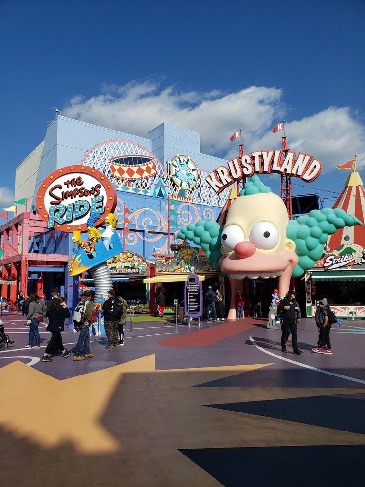 Simpsons Land, Los Angeles Roadtrippers