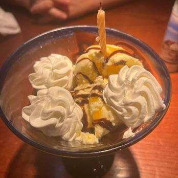 Red Lobster - Birthday Sundae - Seafood Near Me - Las Vegas, Nevada Red Lobster - Birthday Sundae - Seafood Near Me - Las Vegas, Nevada
