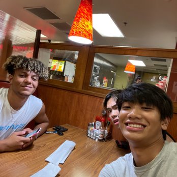 Denny's - us - Breakfast & Brunch Near Me - Murrieta, California