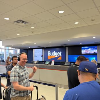 Budget Sea-Tac - Waiting in line here for an hour. An hour More to go, maybe 2 more? - Car Rental Near Me - Seatac, Washington Budget Sea-Tac - Waiting in line here for an hour. An hour More to go, maybe 2 more? - Car Rental Near Me - Seatac, Washington