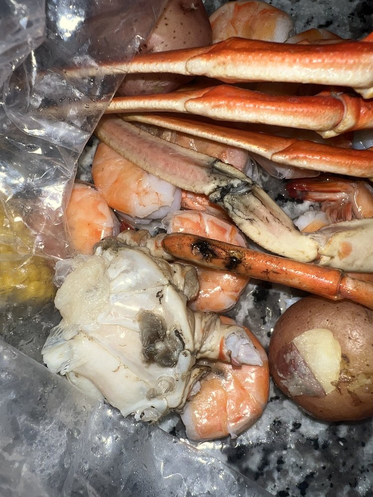 RED CRAB Updated September 2024 13 Photos 2101 Pyramids Village