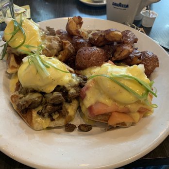 Chicago Waffles - Waffle Benedict Trio Breakfast - Breakfast & Brunch Near Me - Chicago, Illinois