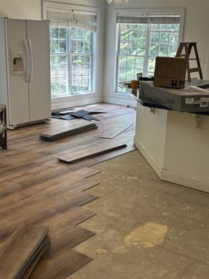 Tip Top Turn Key Services Logo