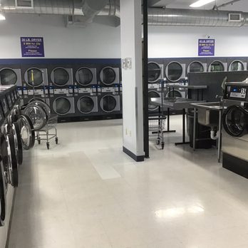 Premier Laundry - Laundromat Near Me - Brown Deer, Wisconsin Premier Laundry - Laundromat Near Me - Brown Deer, Wisconsin
