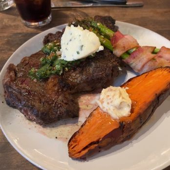 The Peppermill Steakhouse - Cocktail Bars Near Me - Tempe, Arizona