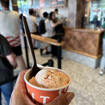 Salt & Straw - Ice Cream & Frozen Yogurt Near Me - Seattle, Washington