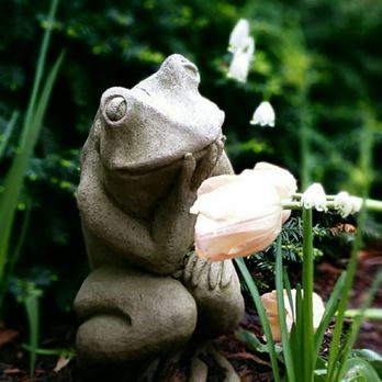 Tudor City Greens - Thinking frog - Parks Near Me - New York, New York Tudor City Greens - Thinking frog - Parks Near Me - New York, New York