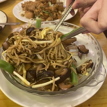 XO Taste - The noodle dish at its FULL size when it arrived. Where are my noodles???? - Chinese Near Me - New York, New York