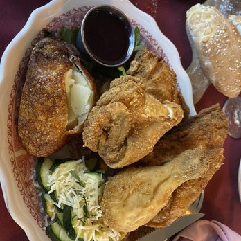 Clementine's Steak House - Steakhouses Near Me - Carpinteria, California