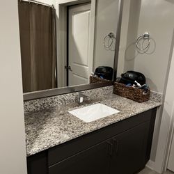 The Clean Neighbors - Bathroom sink