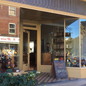 Librairie Drawn & Quarterly - Bookstores Near Me - Montreal, Quebec Librairie Drawn & Quarterly - Bookstores Near Me - Montreal, Quebec