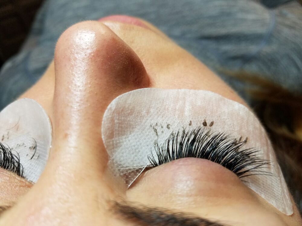 Unique Lash Logo