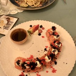 Dolce - Salmone e fragola sushi roll & Roma Tokyo dish