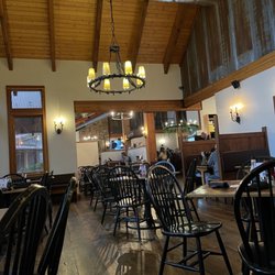 Devils Backbone Brewing Company - Dining area