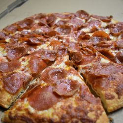 Robin Hood Pizza - Extra Pepperoni Pizza