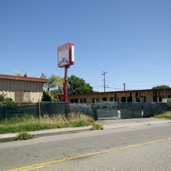 Vista Royal Inn Rio Vista - I'd say it's at 100% vacancy.